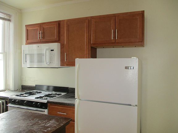 4th image of 4026 N Paulina St #3B