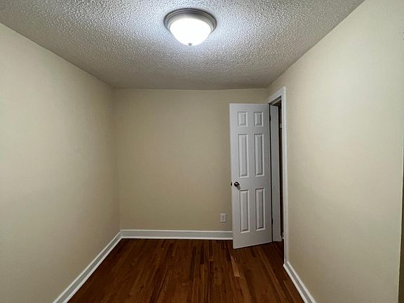 2nd image of 842 Congress Ave #1A