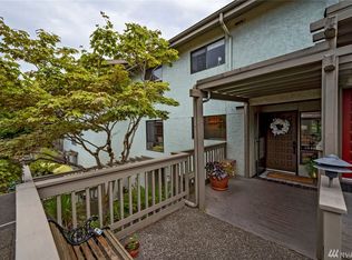 5855 NE Park Point Dr, Seattle, WA 98115