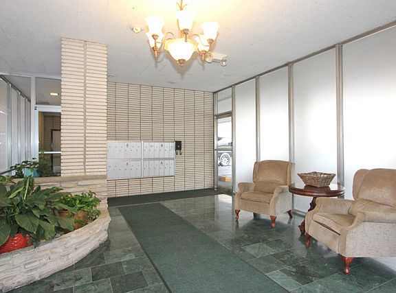 5th image of 150 S Oak Park Ave APT 305