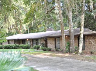 206 Hollywood Forest Dr, Fleming Island, FL 32003