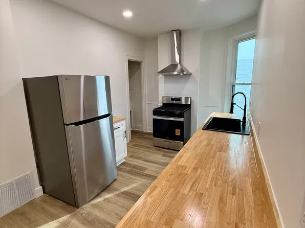 1708 E Lafayette Pl #4, Milwaukee, WI 53202
