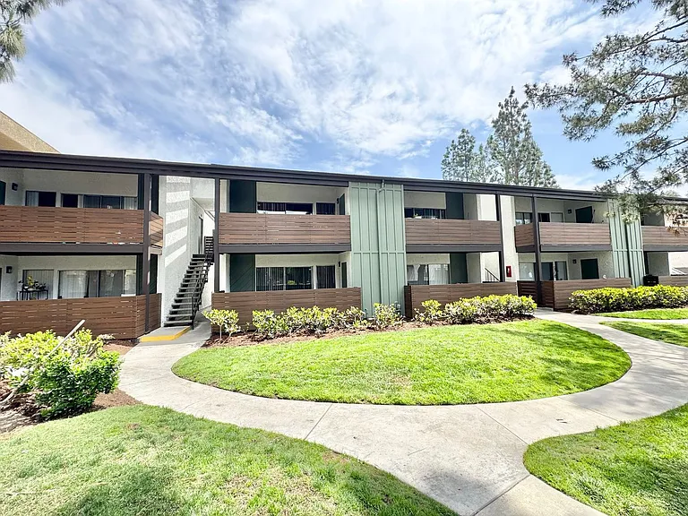 Daisy Apartments — Photo 15