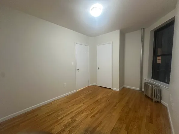 331 West 35th Street image 8 of 9