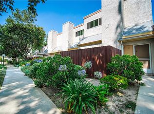 8851 Independence Ave APT 33, Canoga Park, CA 91304