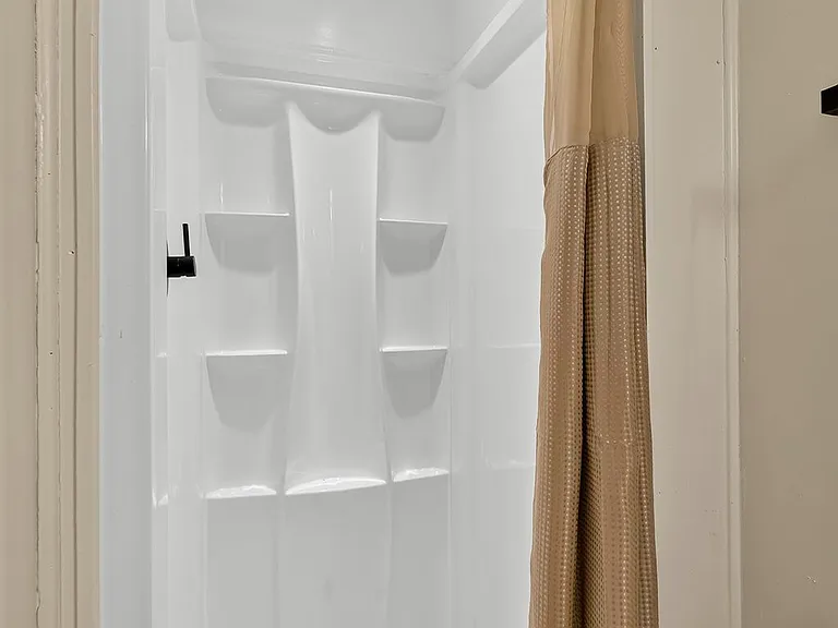 437 Warfield Ave — Photo 28