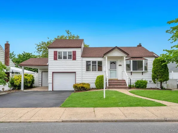 125 S 5th Street, Bethpage, NY 11714