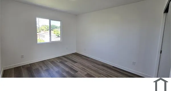 835 E 92nd St #4 — Photo 13
