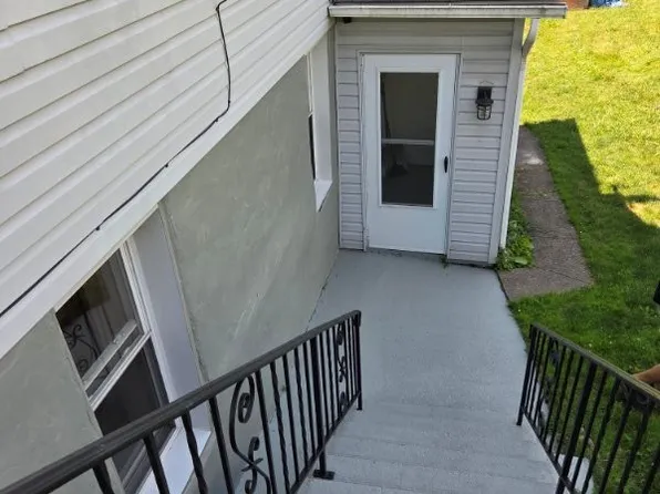 829 E Lackawanna Ave, Olyphant, PA