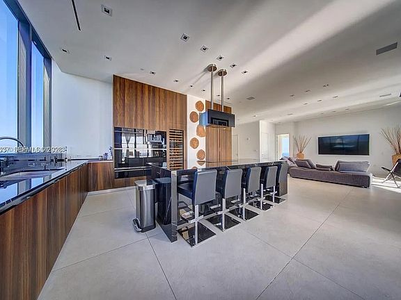 4th image of 17141 Collins Ave Unit 4602