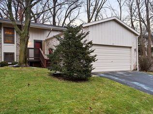 417 Forest Dr, Brighton, MI