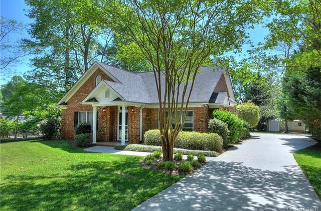 1st image of 1711 Lumpkin Cir