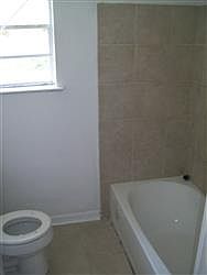 4th image of 225 Glen Della Dr
