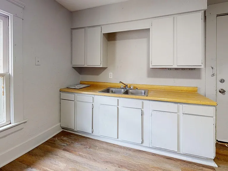 1141 McKinley Ave — Photo 24