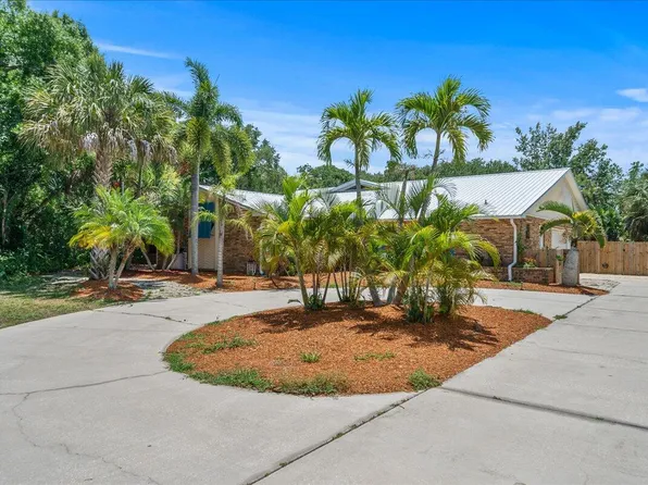 585 Hidden Creek Dr, Merritt Island, FL 32952