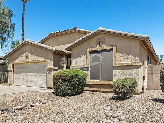 2nd image of 2150 E Bellerive Pl
