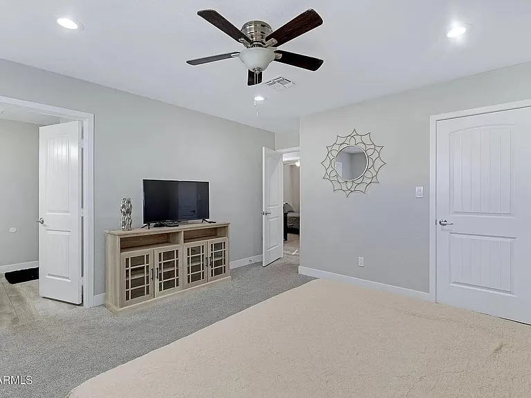 1834 E Alameda Dr — Photo 17