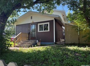 25 Home STREET W, Moose Jaw, SK S6H 4X2