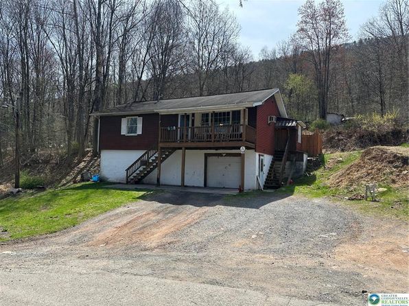 1165 E Catawissa St, Nesquehoning, PA 18240