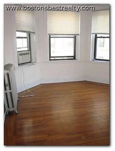 31 Saint Lukes Rd #9 Photo 1
