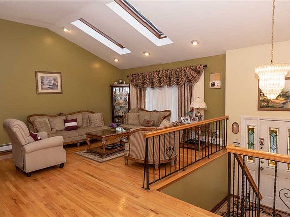 2nd image of 1862 Akel Ct