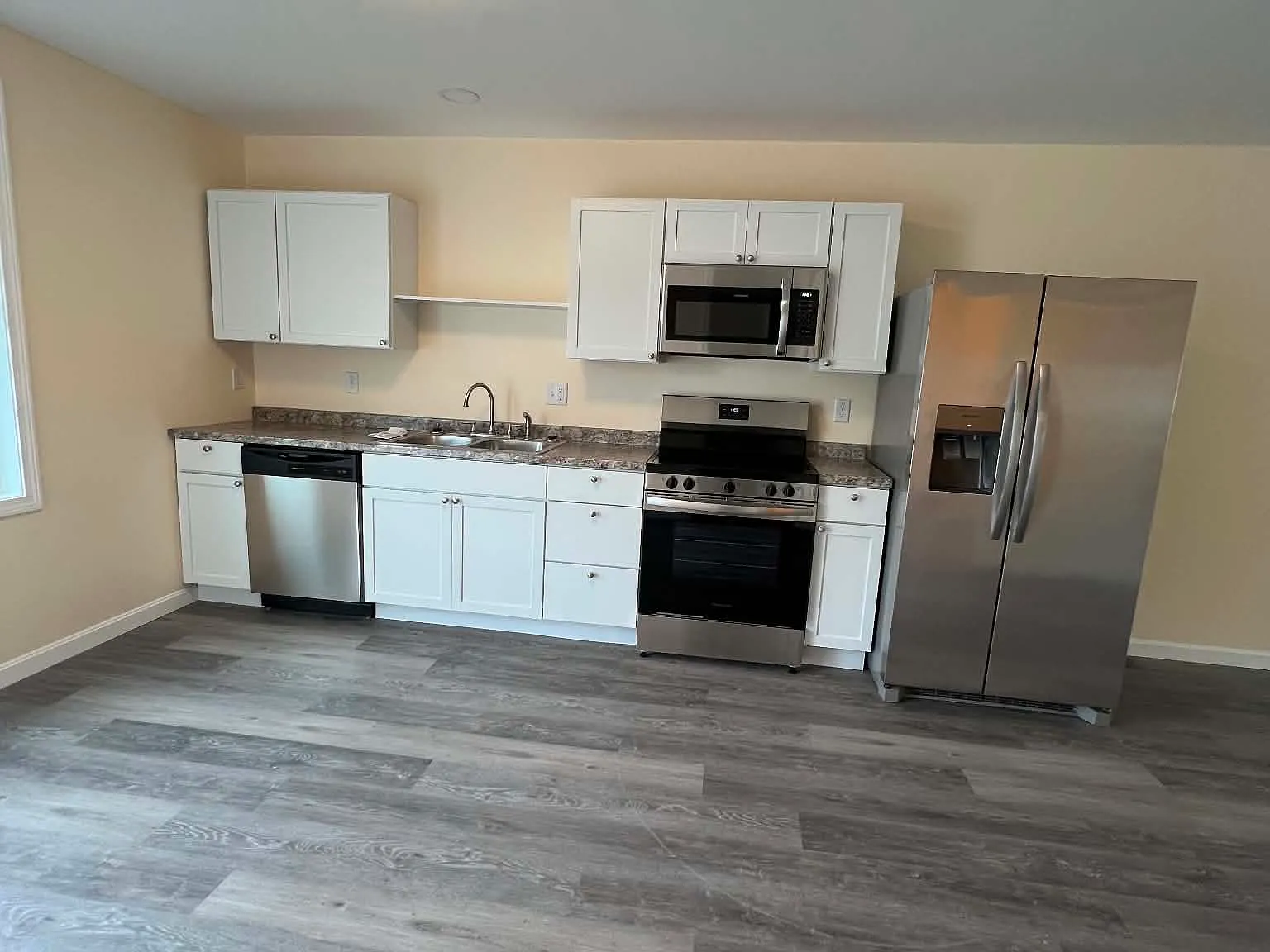 2 bed, 1020 sqft, $1,650 — Photo 2