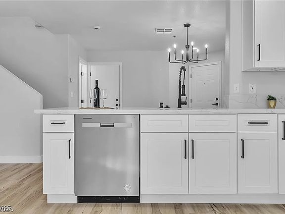 4th image of 3137 Sunrise Cove Ave