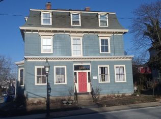 106 Touro St APT 2E, Newport, RI 02840
