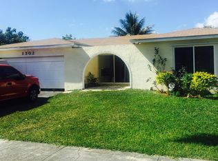 1302 NW 89th Ter, Pembroke Pines, FL 33024