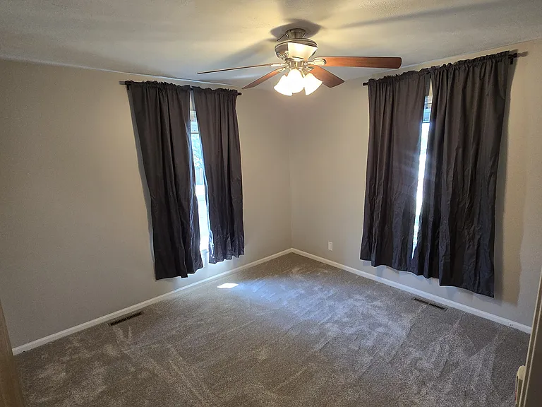 2501 N Main St — Photo 10