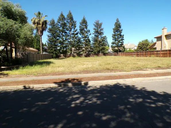 Kensington Ct, Turlock, CA 95382