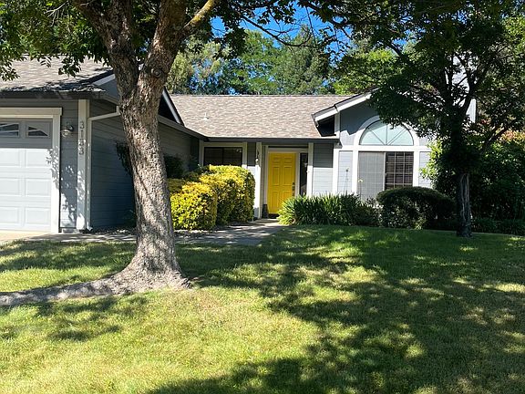 2nd image of 3133 Clermont Way