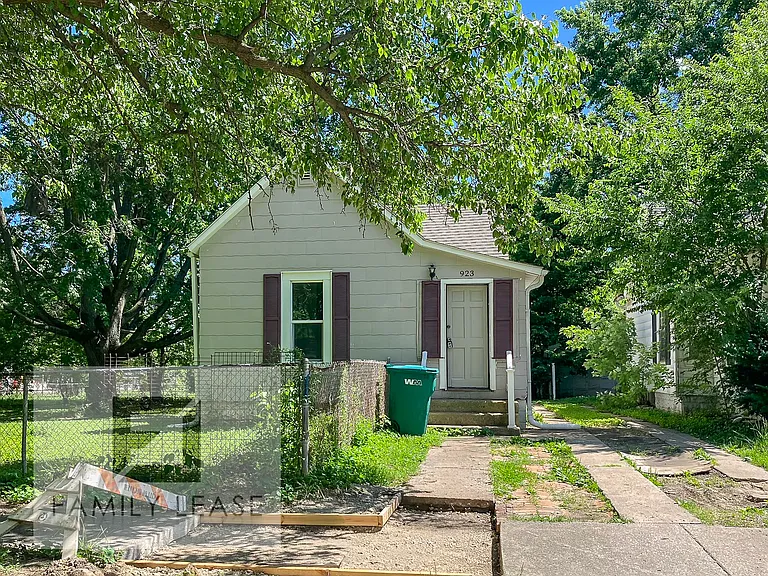923 W Marietta St — Photo 2