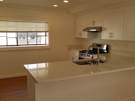 5th image of 4754 La Villa Mari Unit J
