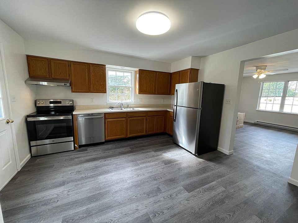 1st image of 13009 Pennsylvania Ave APT A