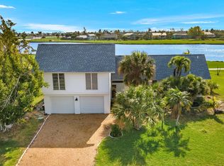 9126 Mockingbird Dr, Sanibel, FL 33957