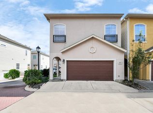 917 McKinney Park Ln, Houston, TX 77003
