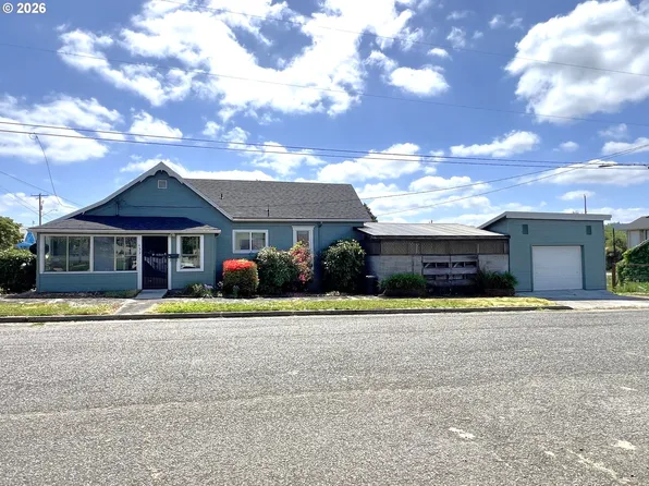 432 Cedar St, Myrtle Point, OR 97458