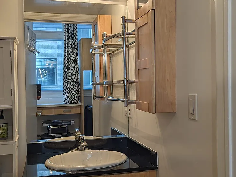 73 Richmond St W #401 — Photo 9