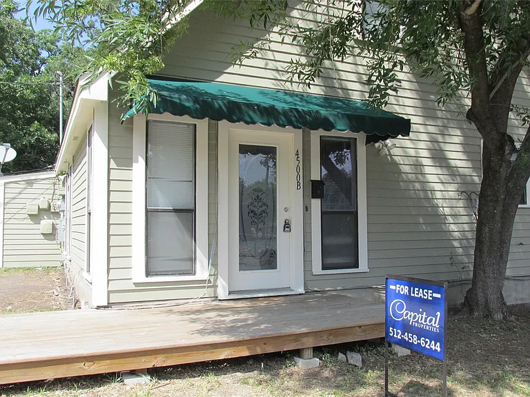 4500 Avenue G #B — Photo 2