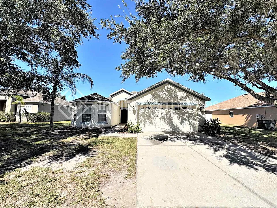 2455 Hamlet Cir