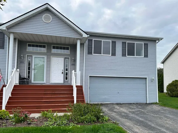 9368 Lake Park Dr, Grand Blanc, MI 48439