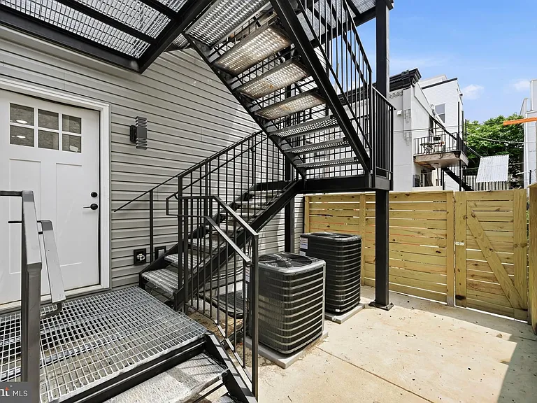 1514 S 22nd St #1 — Photo 9