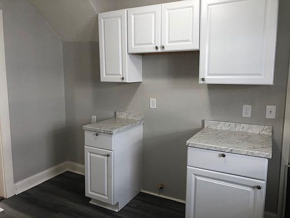 2nd image of 4237 Paseo St