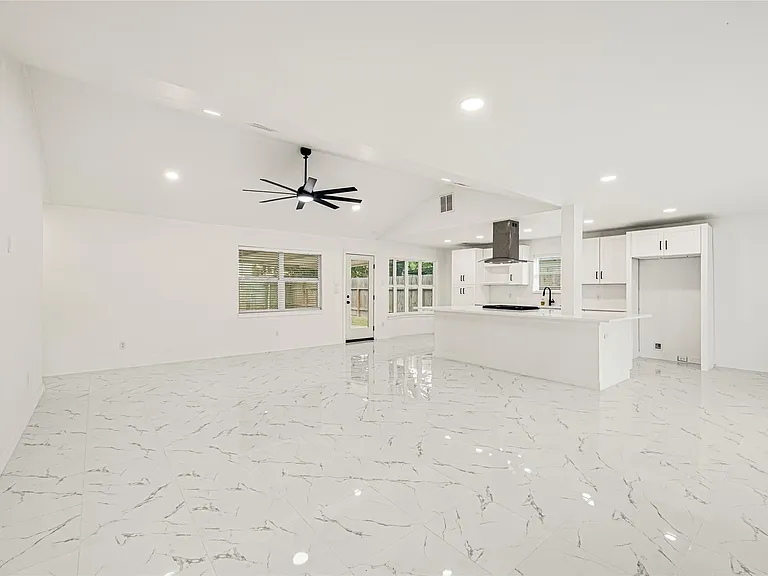11411 Sagehurst Ln — Photo 6