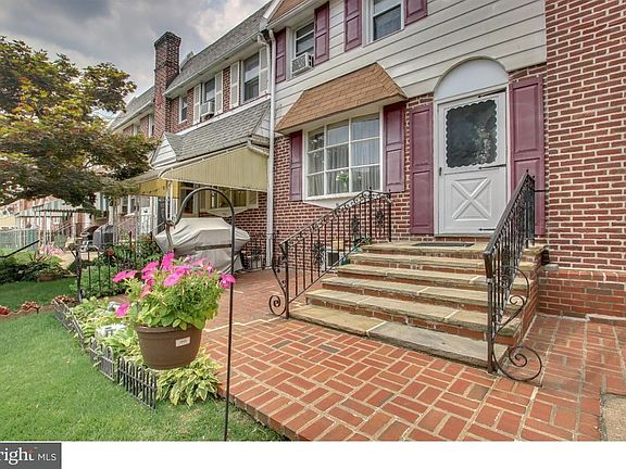 3rd image of 241 E Greenwood Ave