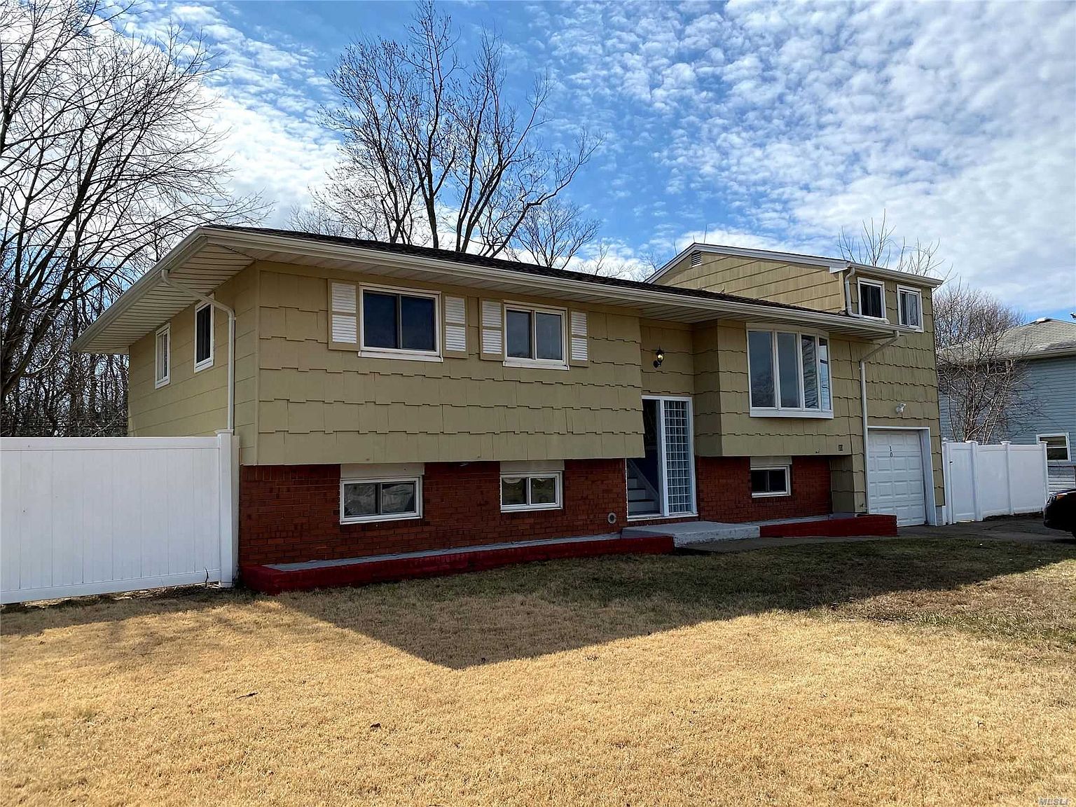 10 Russell Ct, Copiague, NY 11726 Zillow