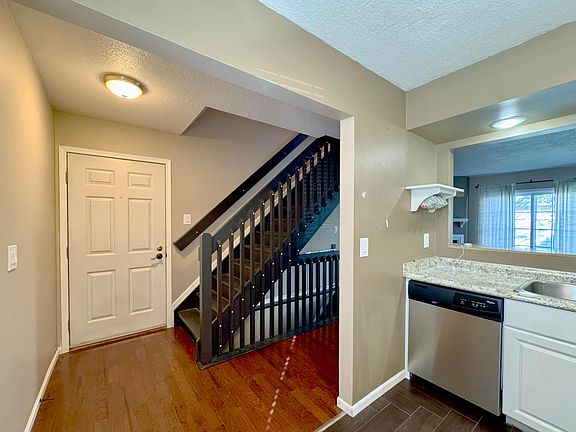 4th image of 1768 Ridgebury Dr #135A