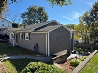 27 Fellsmere Ave, Stoneham, MA 02180