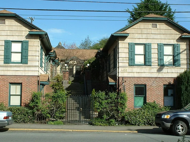 406 Summit Ave E — Photo 13